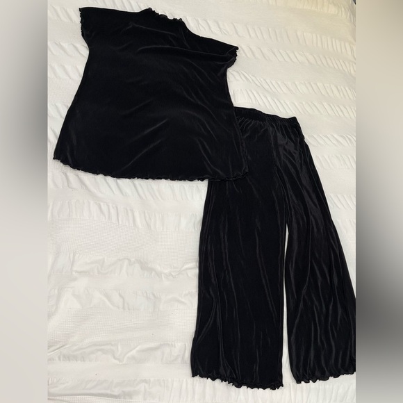 Nothing Fits But black ribbed matching set - Picture 6 of 6